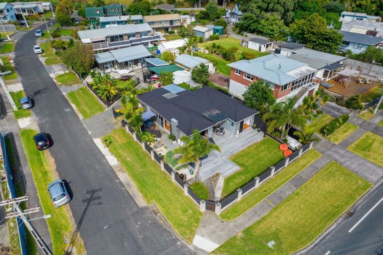 Photo of property in 1437 Clevedon Kawakawa Road, Kawakawa Bay, Papakura, 2585