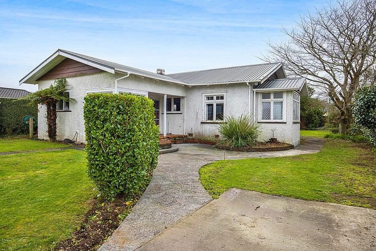 Photo of property in 22 Graham Street, Eltham, 4322