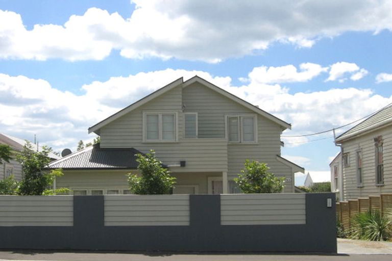 Photo of property in 66 Calliope Road, Stanley Point, Auckland, 0624
