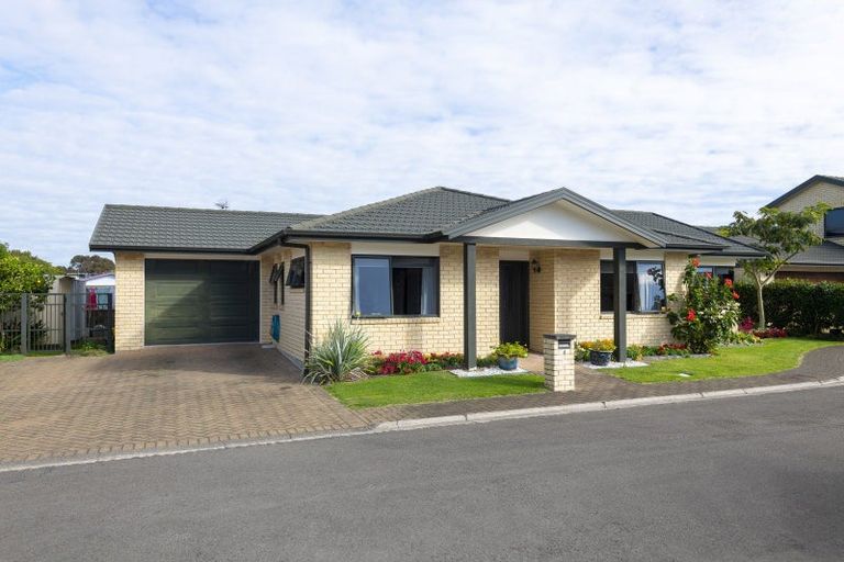 Photo of property in 4 Coulston Place, Riverdale, Gisborne, 4010