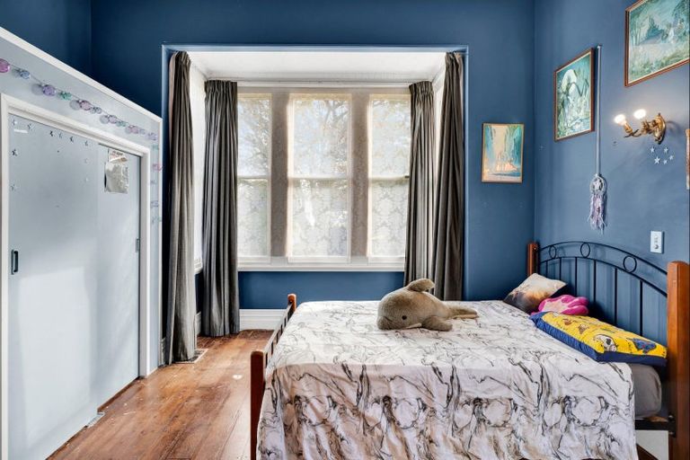 Photo of property in 18 Mills Street, Eltham, 4322