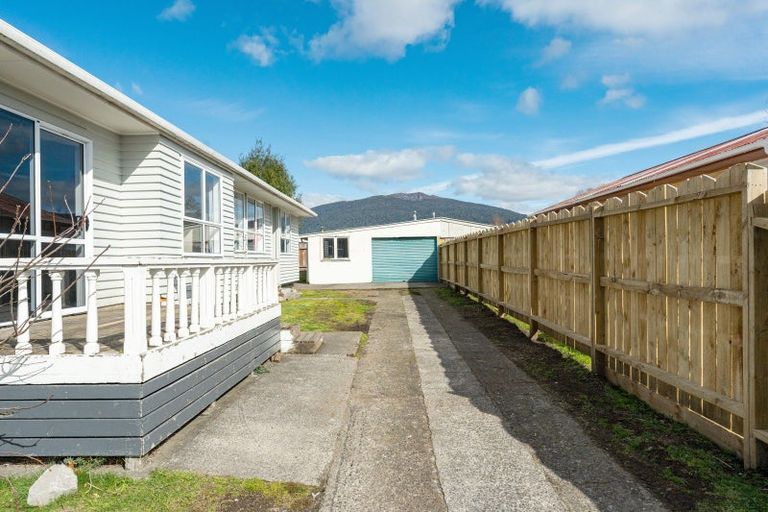 Photo of property in 14 Tureiti Place, Turangi, 3334