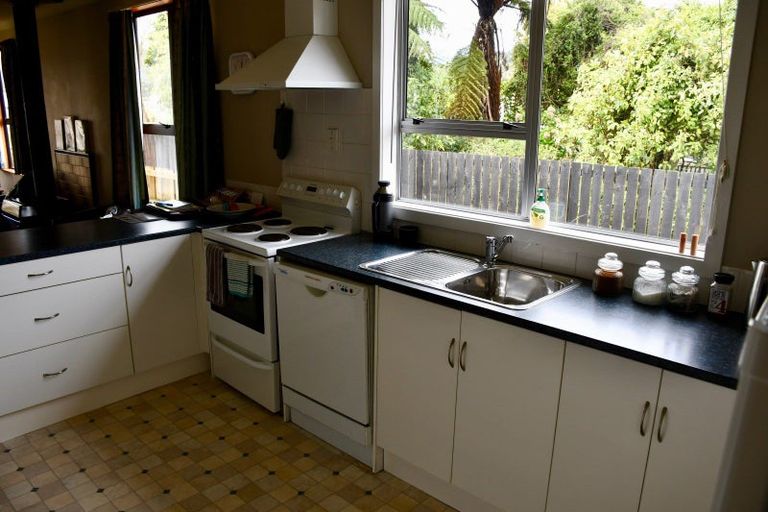 Photo of property in 126 Waverley Street, Karamea, 7893