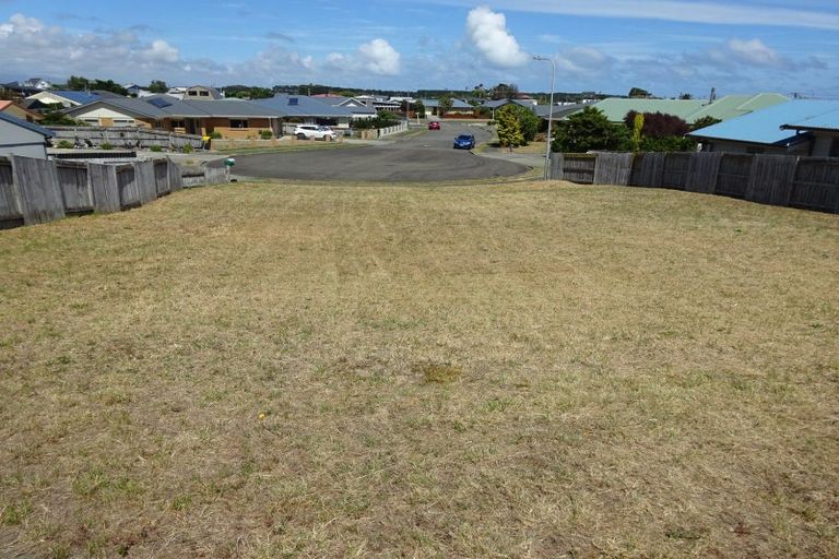 Photo of property in 13 Teppett Place, Foxton Beach, Foxton, 4815