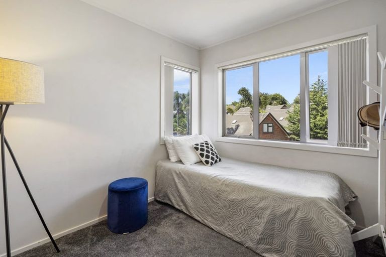 Photo of property in 7/15 Andersons Road, Oteha, Auckland, 0632