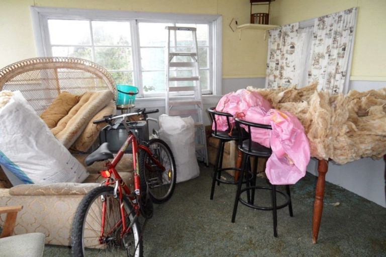 Photo of property in 3 Esplanade, Kaka Point, 9271