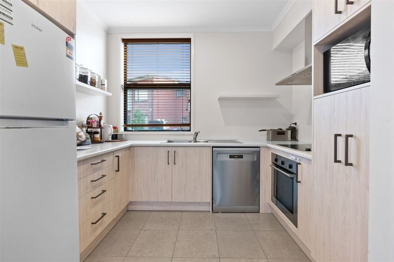 Photo of property in 13 Fermi Lane, Papakura, 2110