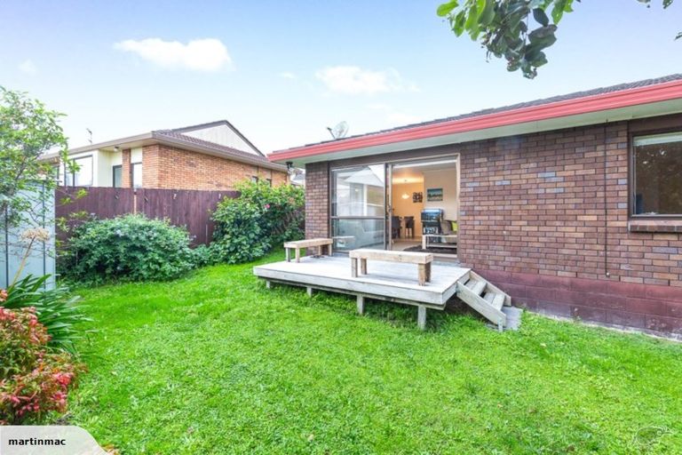 Photo of property in 1/79 Aberfeldy Avenue, Highland Park, Auckland, 2010