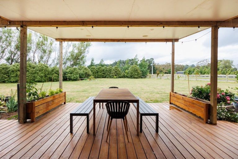 Photo of property in 2 Ashgrove Lane, Ashhurst, 4470