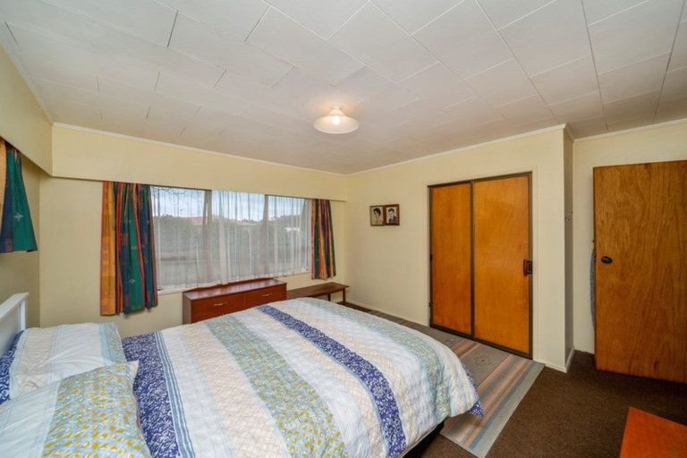 Photo of property in 32 Kauri Street, Merrilands, New Plymouth, 4312