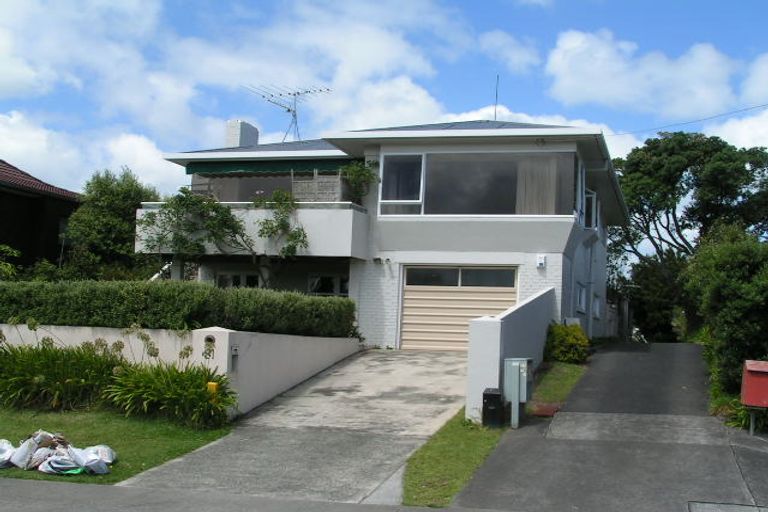 Photo of property in 2/21 Hauraki Road, Hauraki, Auckland, 0622