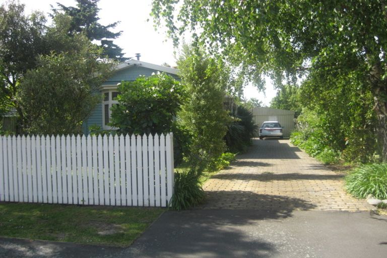 Photo of property in 11 Corson Avenue, Beckenham, Christchurch, 8023