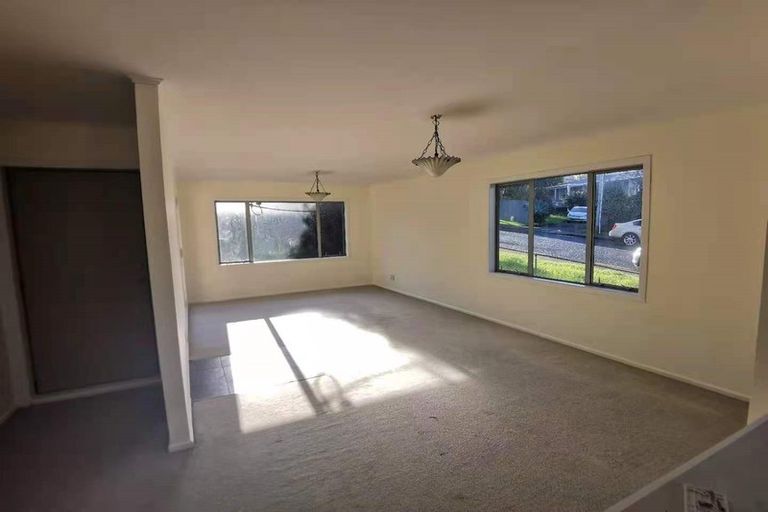 Photo of property in 2 Tonkin Drive, Sunnynook, Auckland, 0620