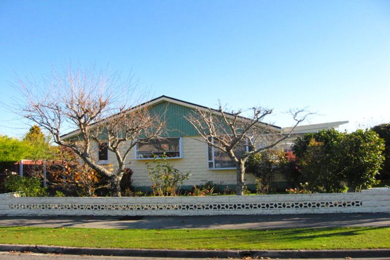 Photo of property in 4 Waiau Street, Cracroft, Christchurch, 8025