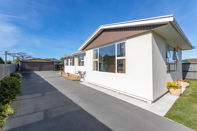 Photo of property in 174 Bower Avenue, New Brighton, Christchurch, 8083