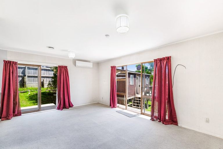 Photo of property in 3/4173a Great North Road, Glen Eden, Auckland, 0602