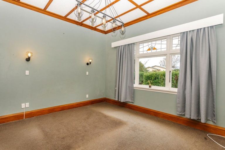 Photo of property in 9 Edward Street, Dannevirke, 4930