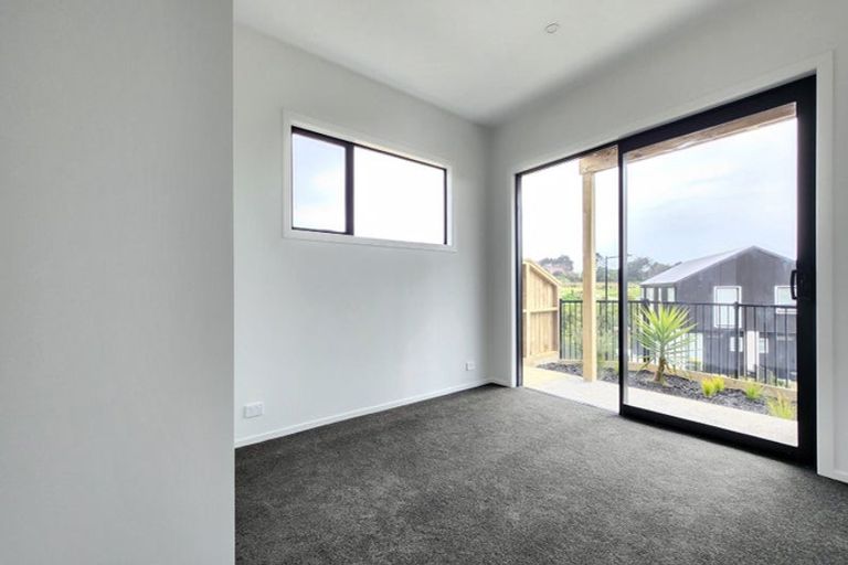 Photo of property in 36 Hokioi Drive, Kenepuru, Porirua, 5022
