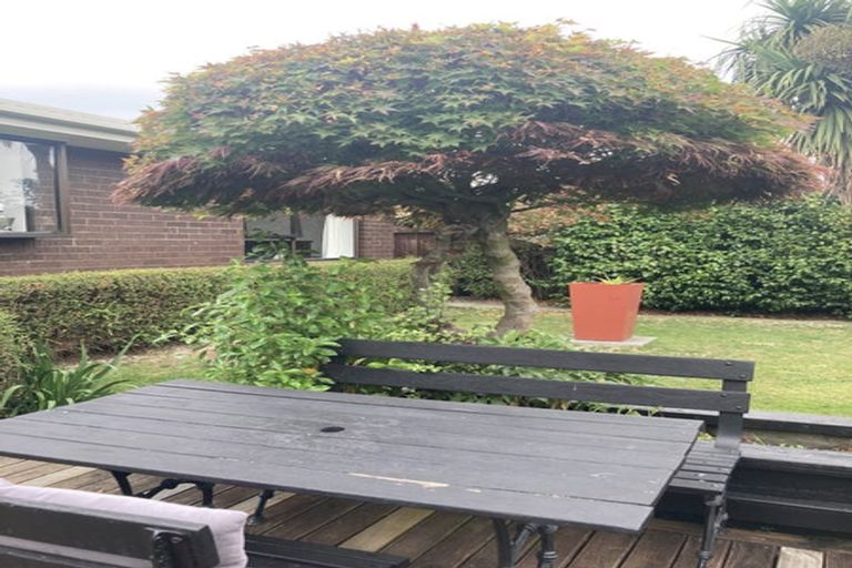 Photo of property in 2/48 Solomon Avenue, Redwood, Christchurch, 8051