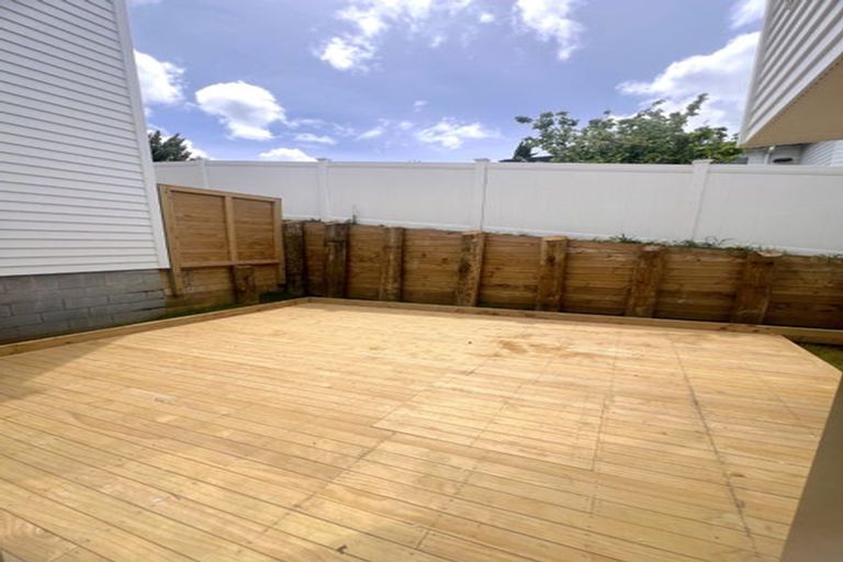Photo of property in 1a Wren Place, Unsworth Heights, Auckland, 0632