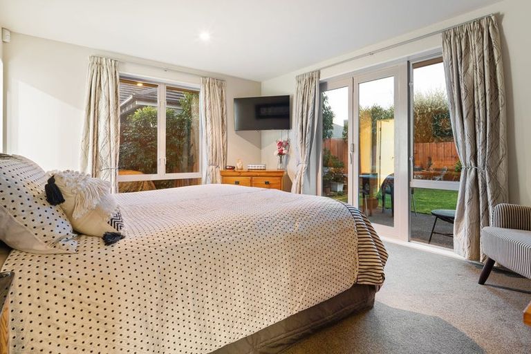 Photo of property in 15 Len Hale Place, Parklands, Christchurch, 8083