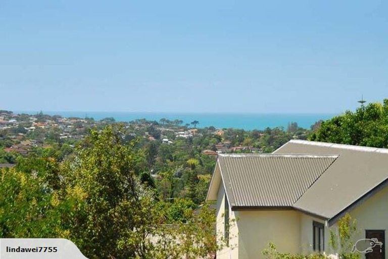 Photo of property in 2/167a Carlisle Road, Northcross, Auckland, 0632