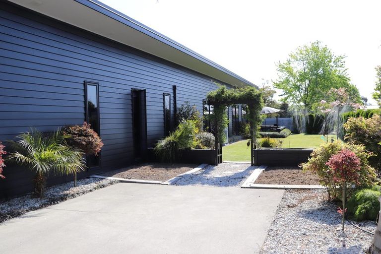 Photo of property in 27 Jervois Road, Jervoistown, Napier, 4112