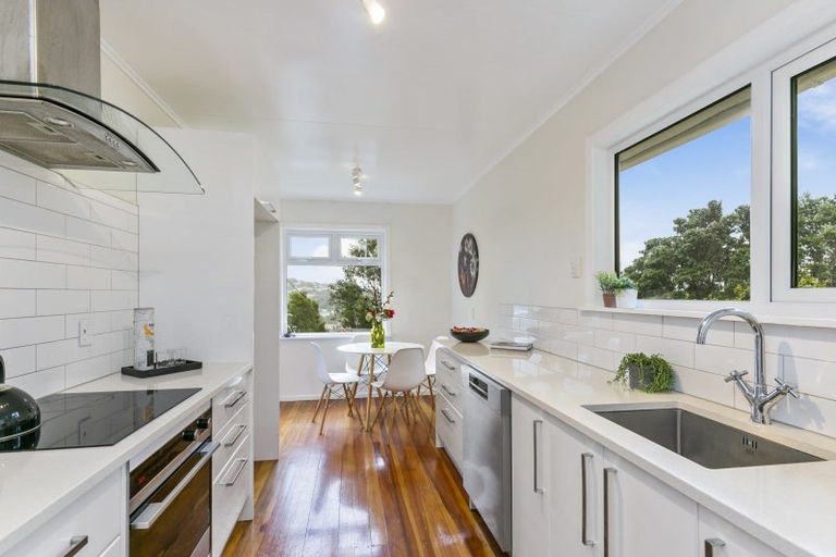 Photo of property in 87 Black Rock Road, Newlands, Wellington, 6037