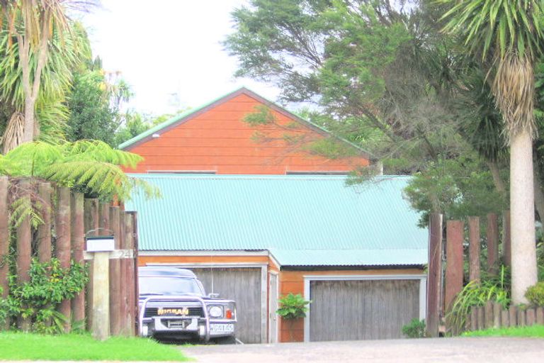 Photo of property in 24 Kereru Street, Henderson, Auckland, 0612