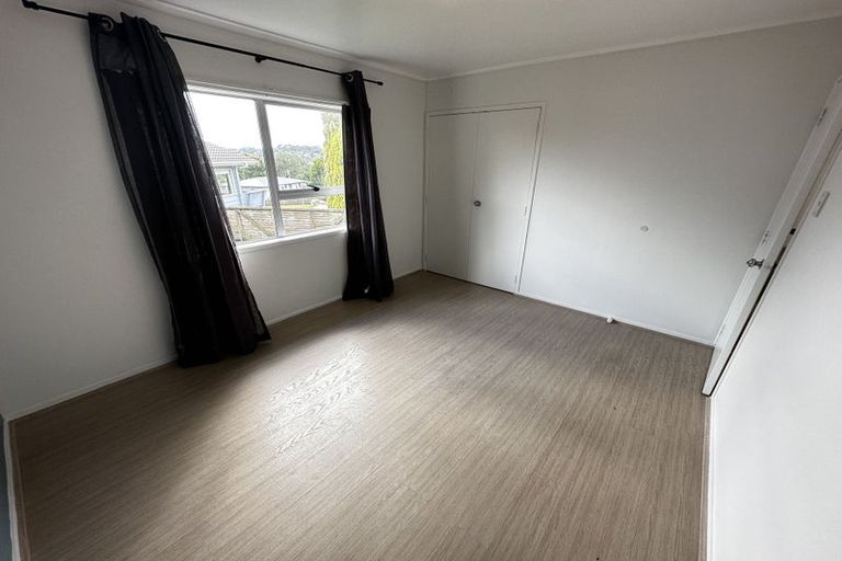 Photo of property in 10 Celeste Place, Totara Vale, Auckland, 0627