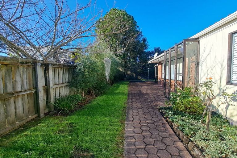 Photo of property in 3/8 Fraser Road, Narrow Neck, Auckland, 0624