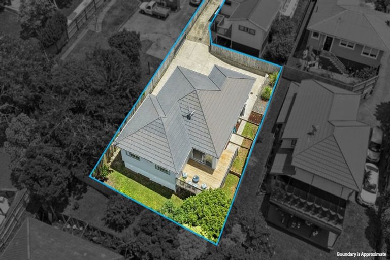 Photo of property in 218a Sturges Road, Henderson, Auckland, 0612