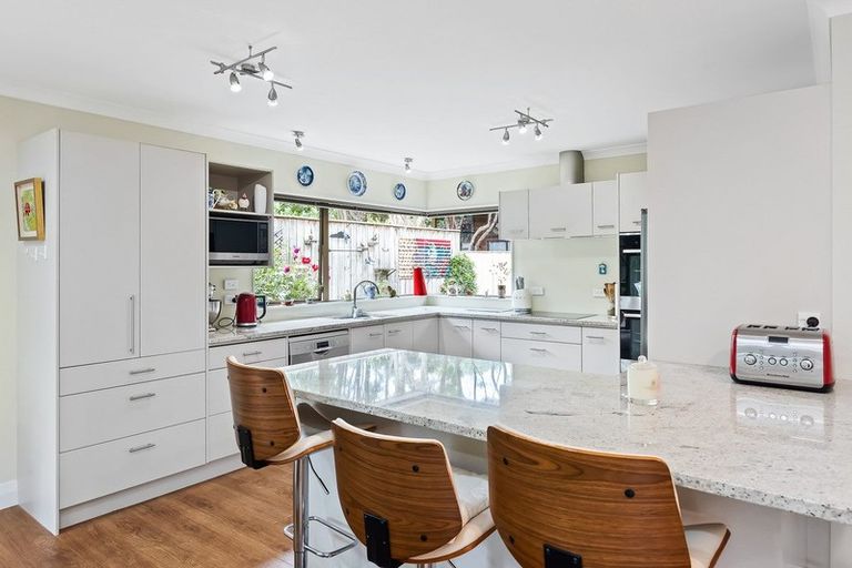 Photo of property in 3 Koromiko Glen, Waikanae, 5036