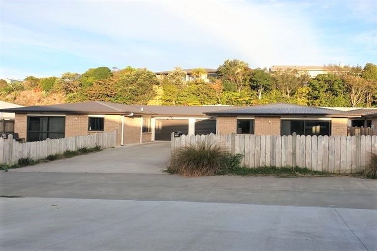 Photo of property in 14 Frederick Place, Whalers Gate, New Plymouth, 4310