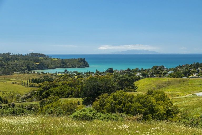 Photo of property in 159 Hillcrest Road, Hatfields Beach, Orewa, 0931