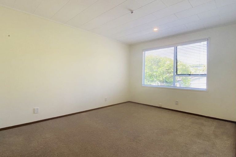 Photo of property in 31 Contessa Drive, Glenfield, Auckland, 0629