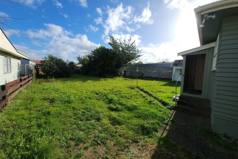 Photo of property in 11 Tararua Street, Pahiatua, 4910