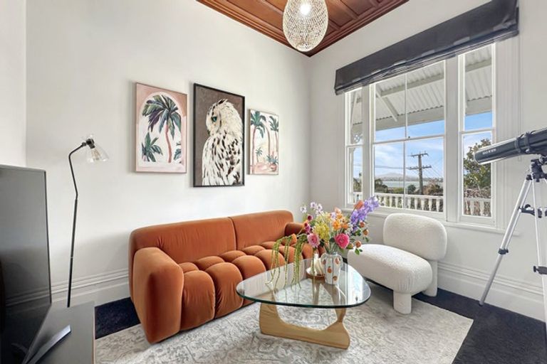 Photo of property in 12 Richmond Avenue, Northcote Point, Auckland, 0627