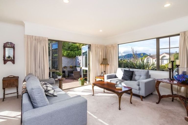 Photo of property in 45 Lakeridge Close, Rangatira Park, Taupo, 3330