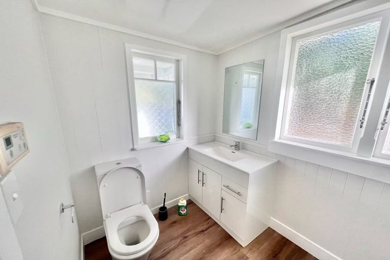 Photo of property in 31 Rambler Crescent, Beach Haven, Auckland, 0626