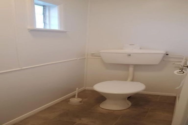 Photo of property in 1 Mckenzie Terrace, Carterton, 5713