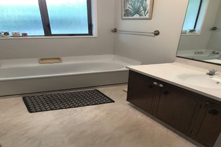 Photo of property in 14 Corwen Place, Mayfair, Hastings, 4122