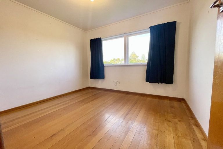 Photo of property in 33 Paramu Avenue, Birkdale, Auckland, 0626
