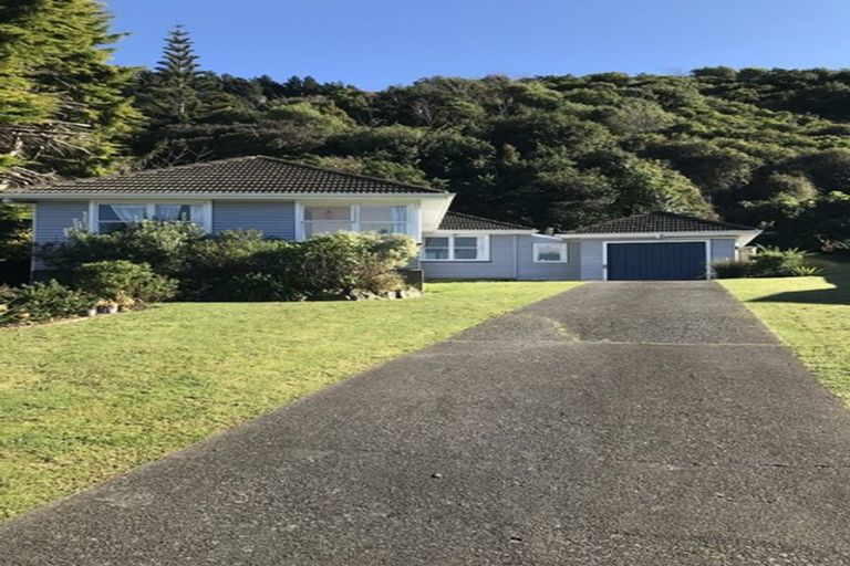 Photo of property in 15 Forglen Place, Tawa, Wellington, 5028