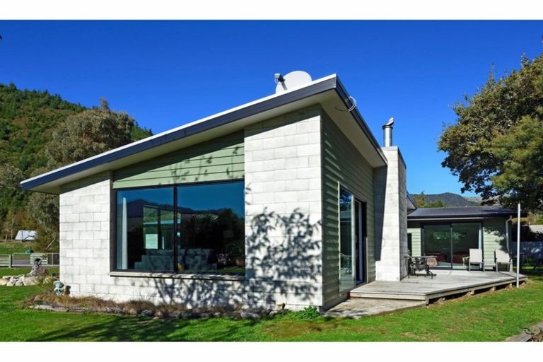 Photo of property in 158 Wakamarina Road, Canvastown, Havelock, 7178