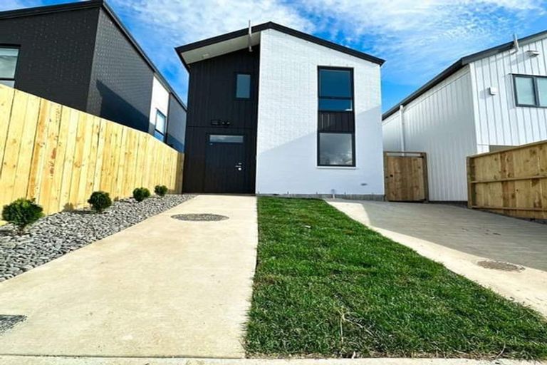 Photo of property in 65 Biokovo Street, Massey, Auckland, 0614