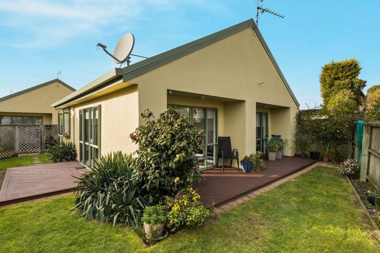 Photo of property in 2/90 Hawke Street, New Brighton, Christchurch, 8083