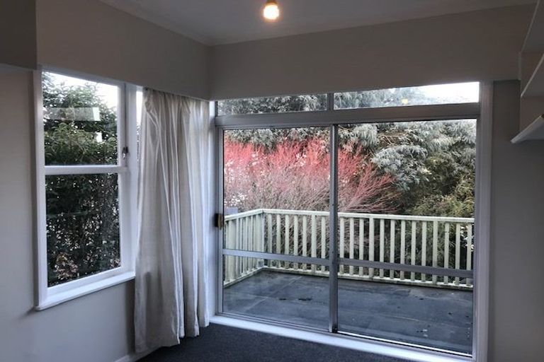Photo of property in 7 Waiteata Road, Kelburn, Wellington, 6012