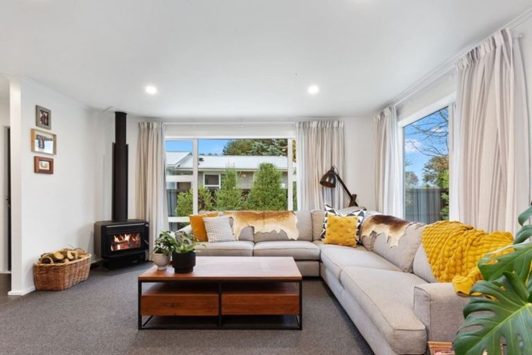 Photo of property in 25 Saunders Place, Redwood, Christchurch, 8051