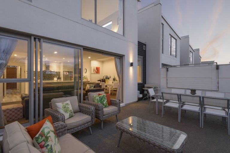 Photo of property in 15 Seager Lane, Hillmorton, Christchurch, 8024